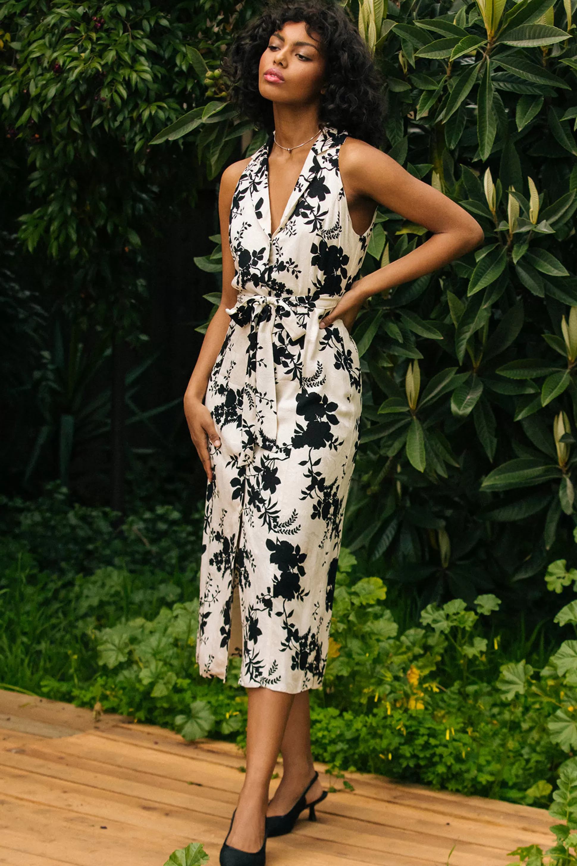 SKIES ARE BLUE Midi Dresses>Amaya Jacquard Print Sleeveless Dress Ivory-black