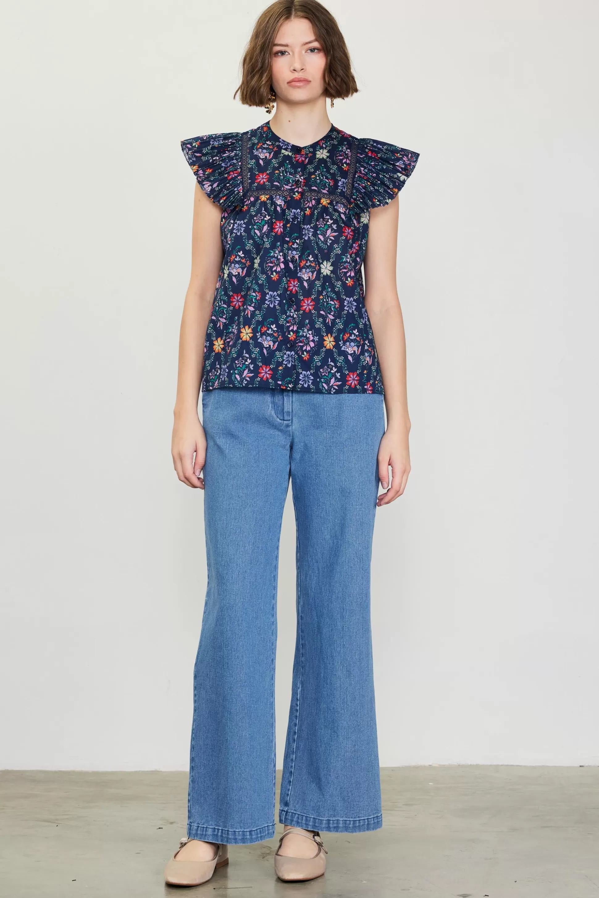 SKIES ARE BLUE Short Sleeve Tops>Amelia Floral Print Ruffle Sleeve Top Navy