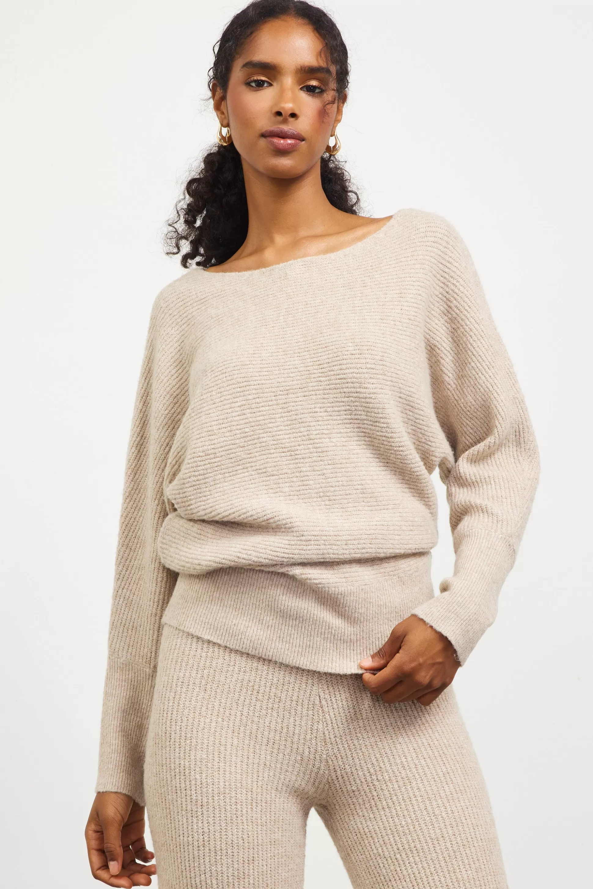 SKIES ARE BLUE Sweaters>Boatneck Ribbed Knit Sweater Oatmeal