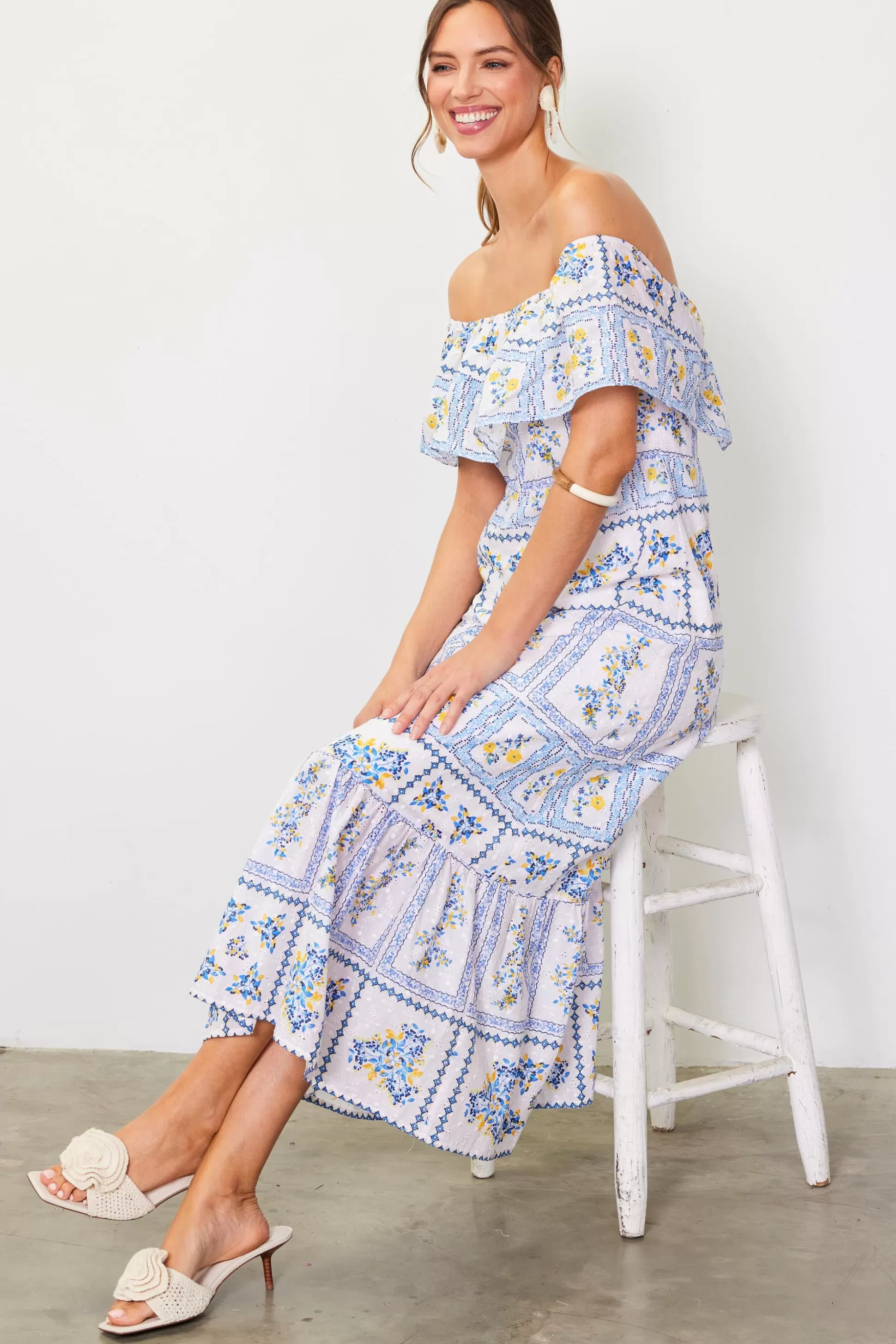 SKIES ARE BLUE Maxi Dresses>Eyelet Embroidered Print Maxi Dress White-blue