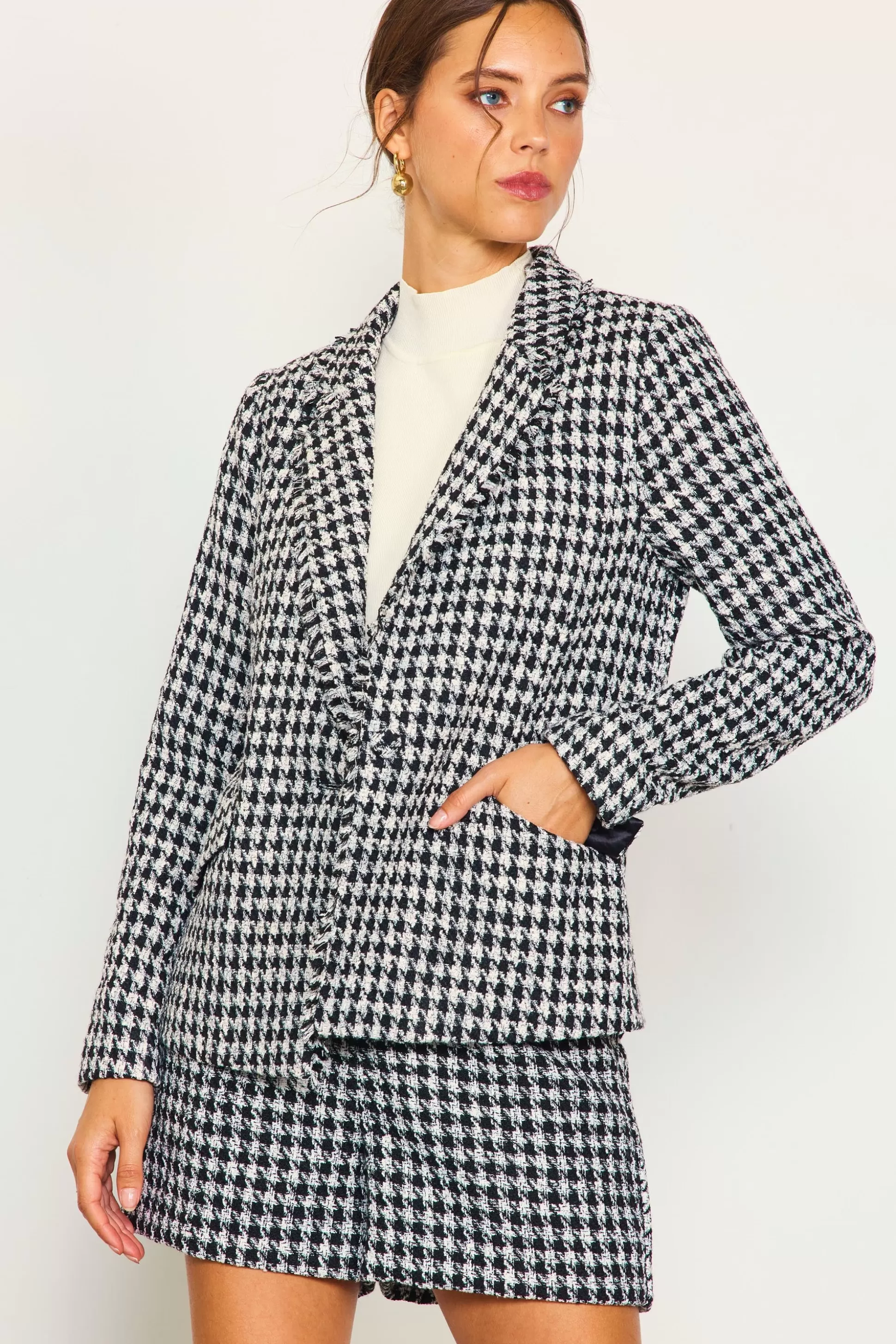 SKIES ARE BLUE Blazers>Fringed Houndstooth Blazer Cream-black