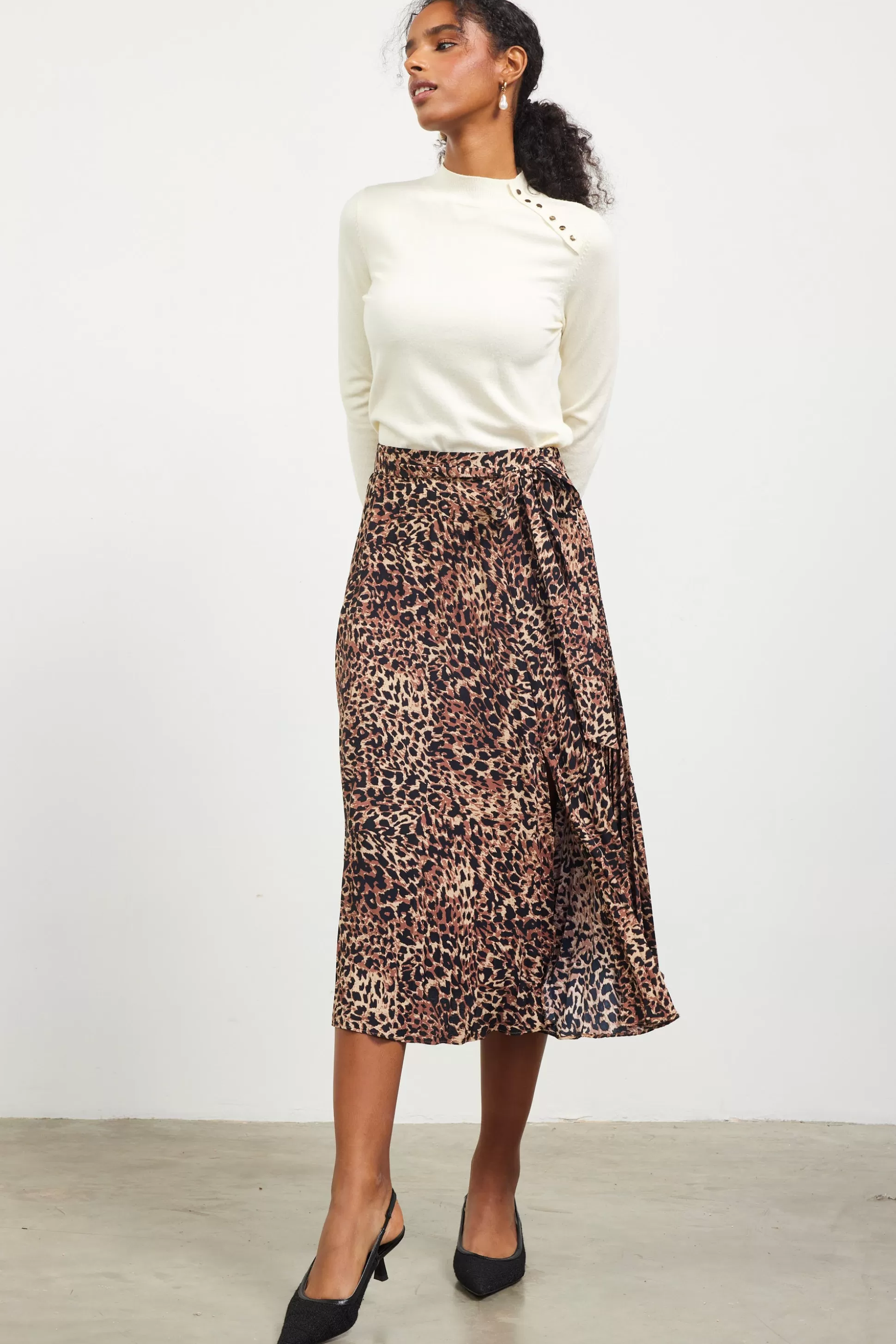 SKIES ARE BLUE Skirts>Leopard Print Pleated Midi Skirt Camel-black