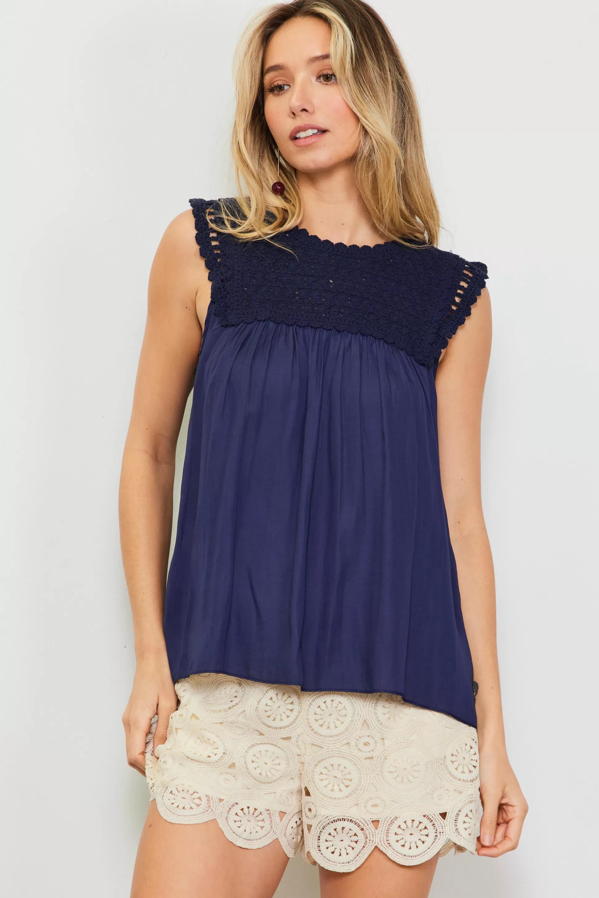 SKIES ARE BLUE Sleeveless Tops>Mixed Media Lace Top Navy