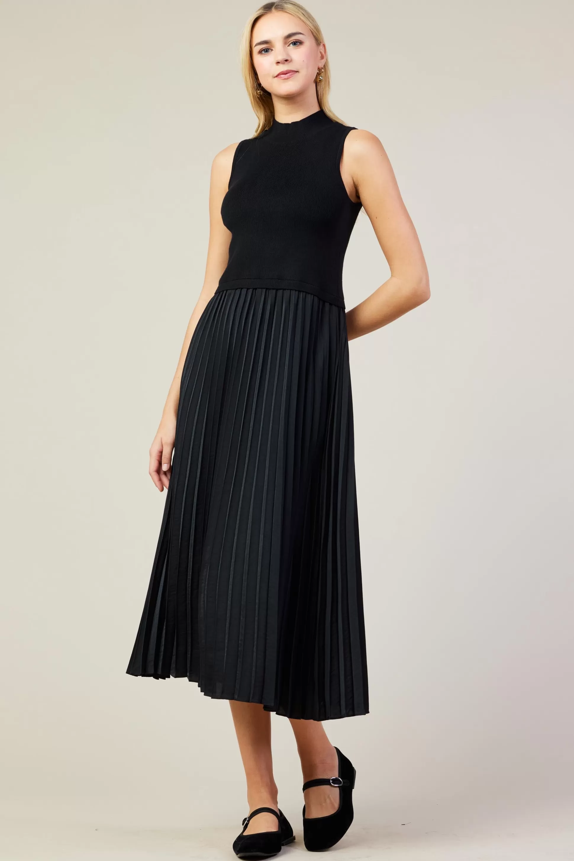 SKIES ARE BLUE Midi Dresses>Mixed Media Pleated Midi Dress Black