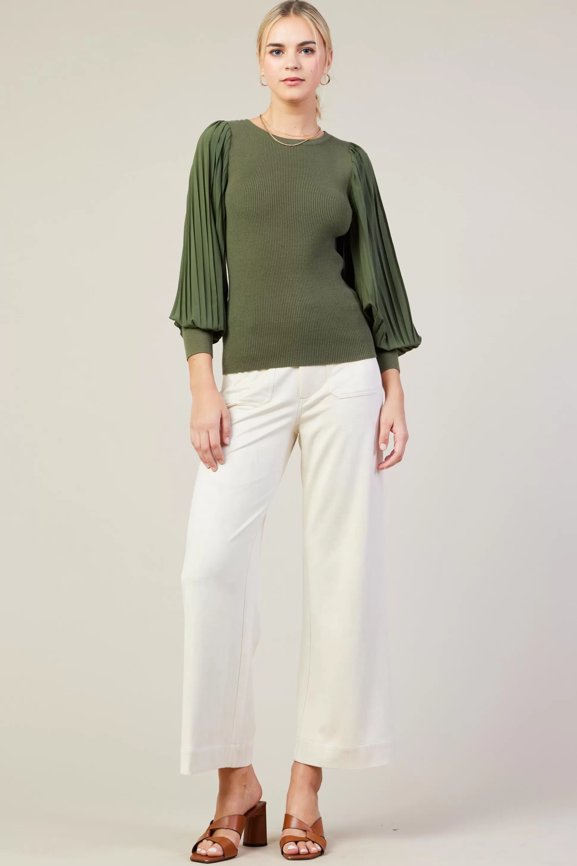 SKIES ARE BLUE Long Sleeve Tops>Mixed Media Pleated Sleeve Top Olive