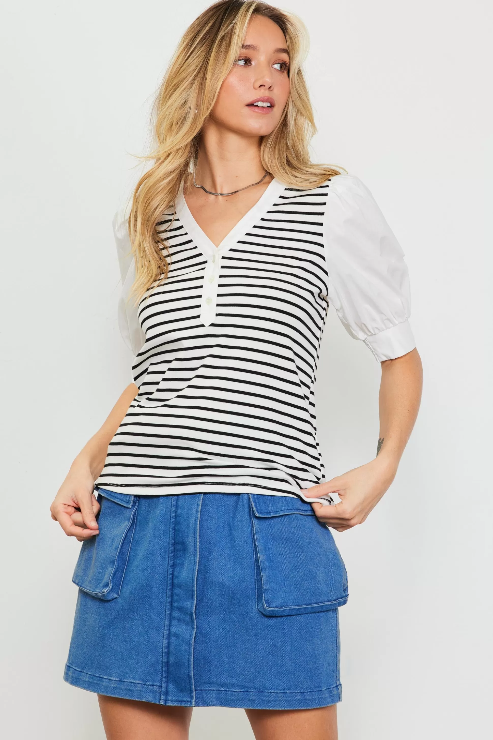 SKIES ARE BLUE Short Sleeve Tops>Mixed Media Striped Puff Sleeve Top Offwhite-black