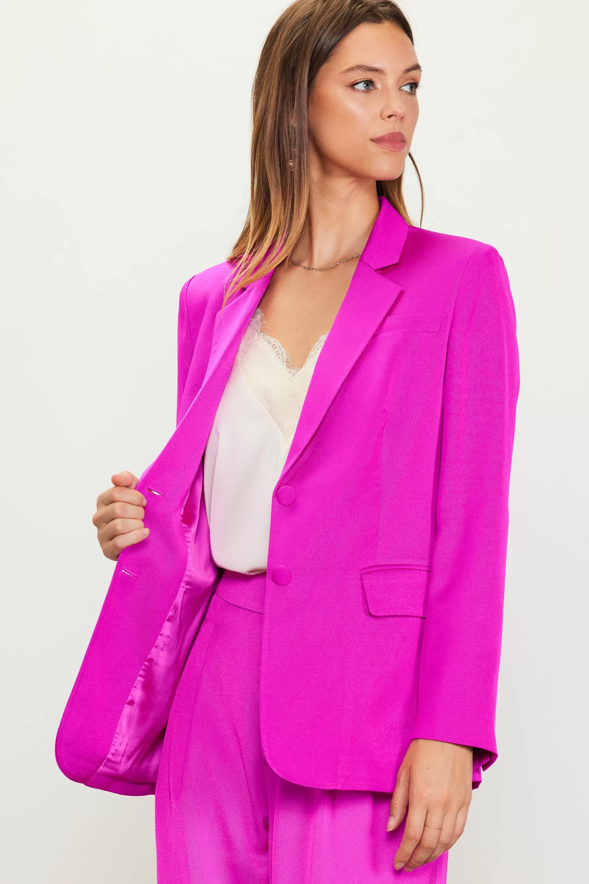 SKIES ARE BLUE Blazers>Neon Satin Welt Pocket Blazer Magenta