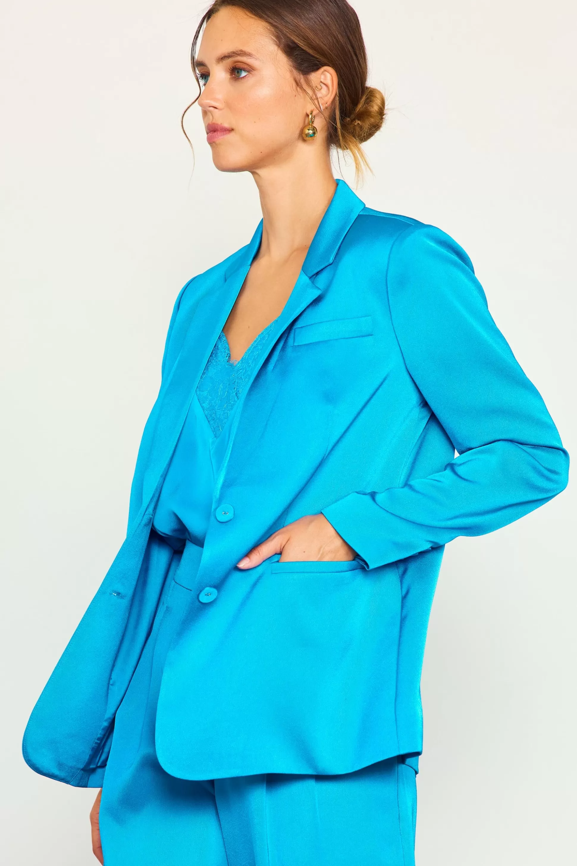 SKIES ARE BLUE Blazers>Neon Satin Welt Pocket Blazer Turquoise