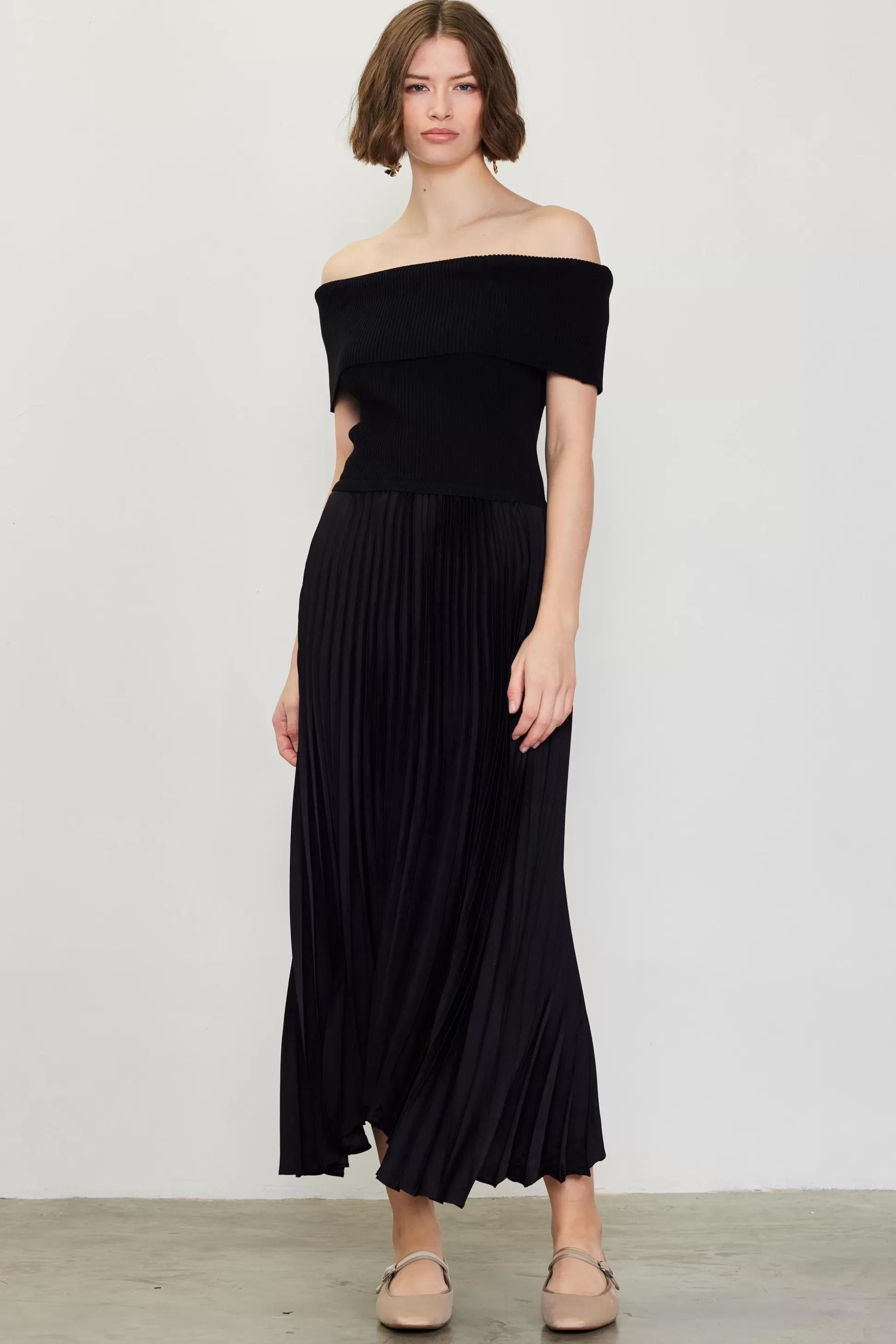 SKIES ARE BLUE Midi Dresses>Off Shoulder Mixed Media Pleated Dress Black