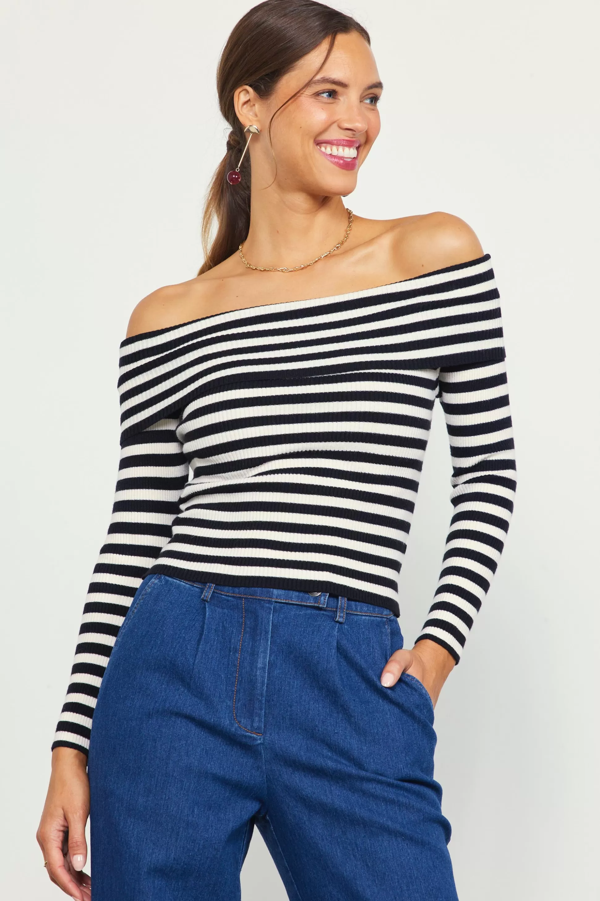 SKIES ARE BLUE Long Sleeve Tops>Off Shoulder Stripped Knit Top Black-cream