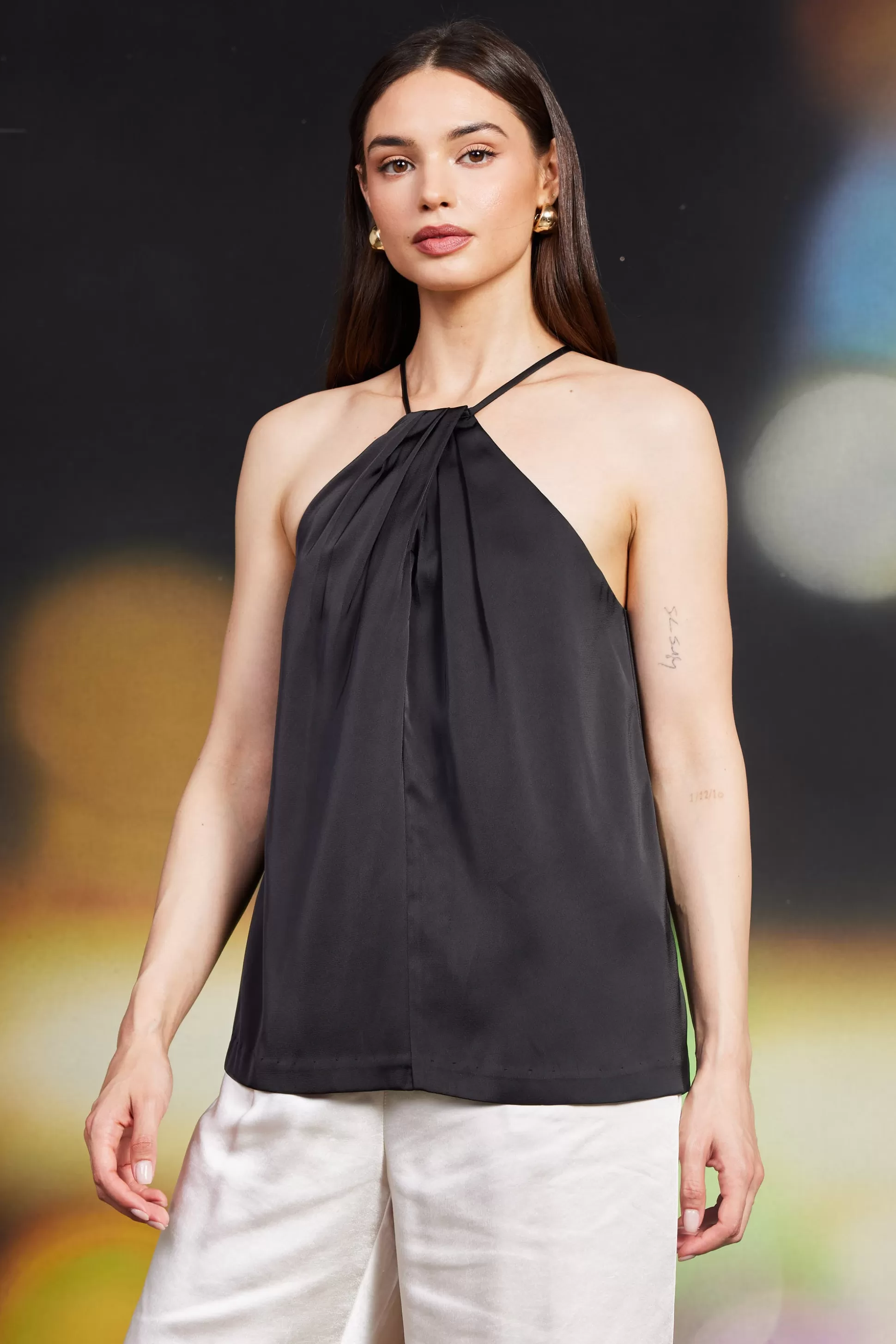 SKIES ARE BLUE Sleeveless Tops>Pleated Detailing Halter Top Black