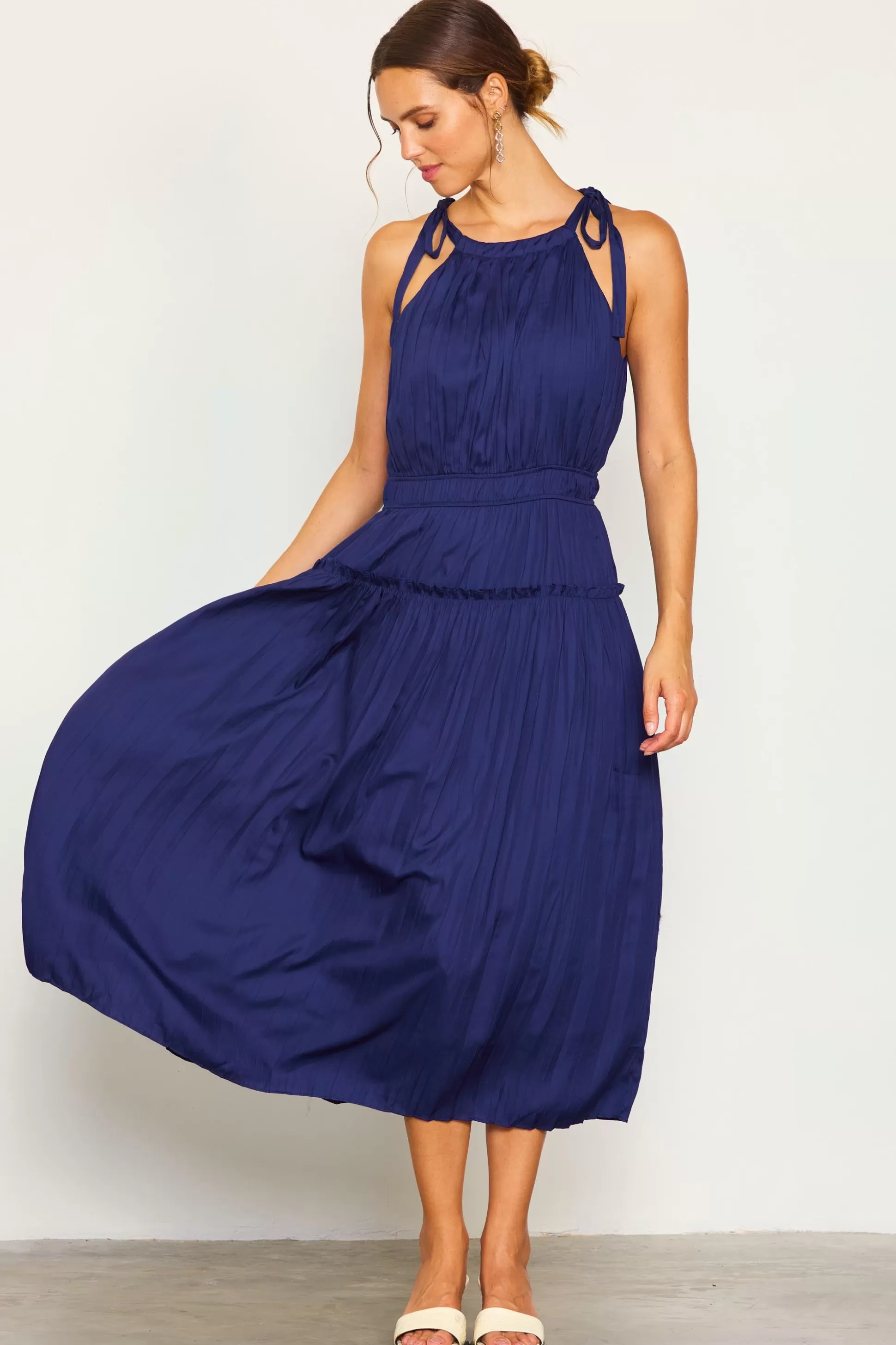 SKIES ARE BLUE Midi Dresses>Pleated Halter Midi Dress Navy