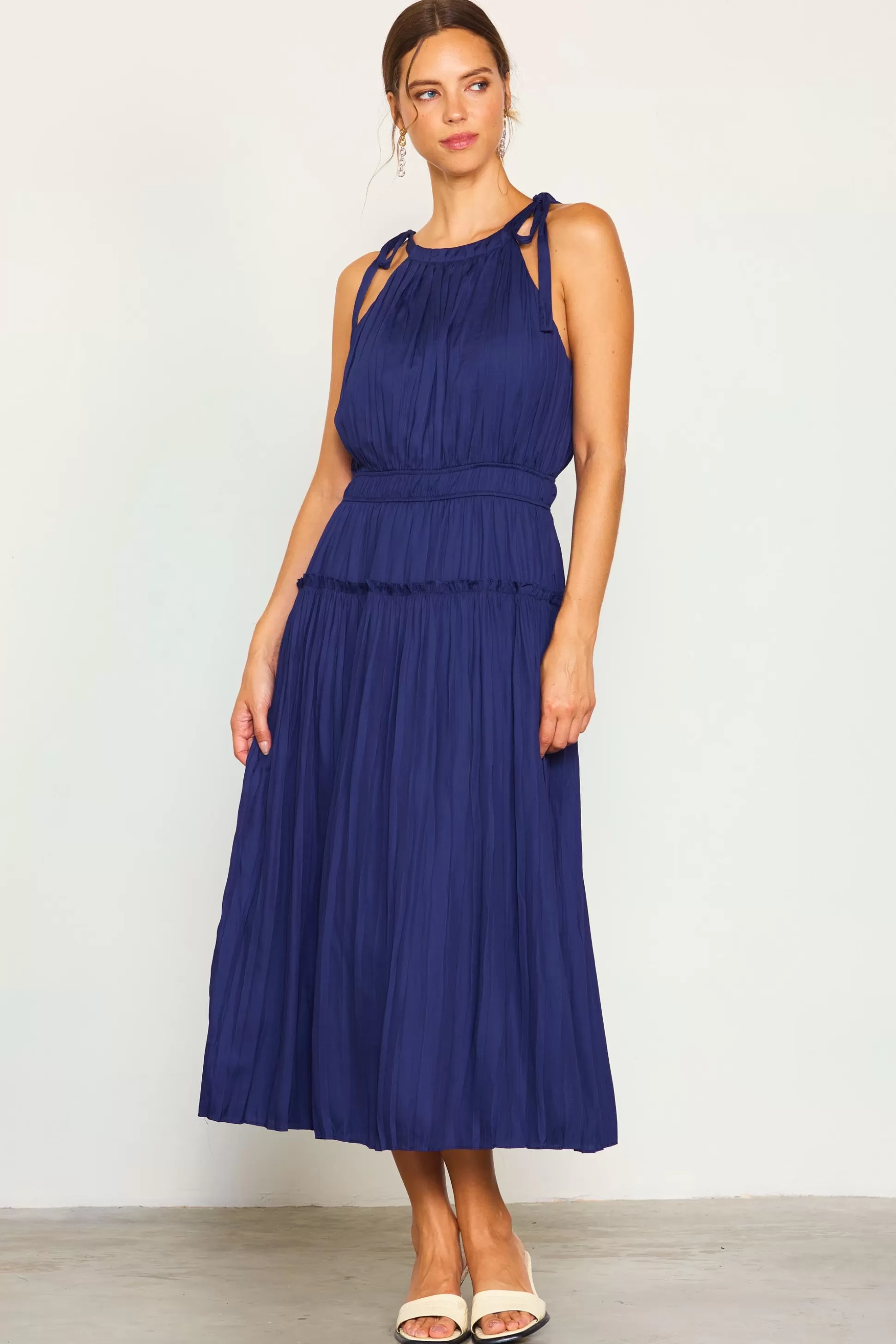 SKIES ARE BLUE Midi Dresses>Pleated Halter Midi Dress Navy