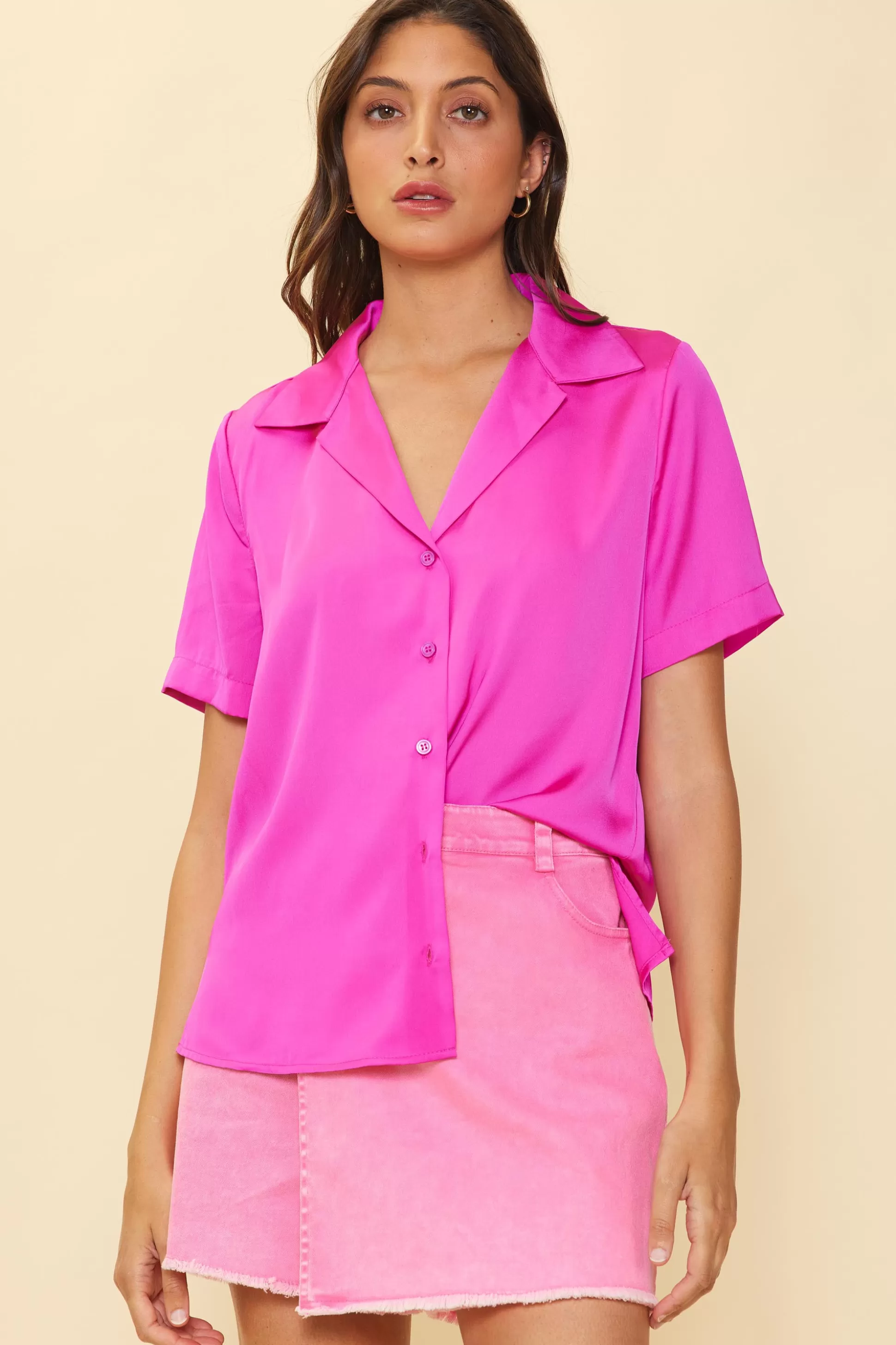 SKIES ARE BLUE Short Sleeve Tops>Recycled Button Down Short Sleeve Shirt Hotpink