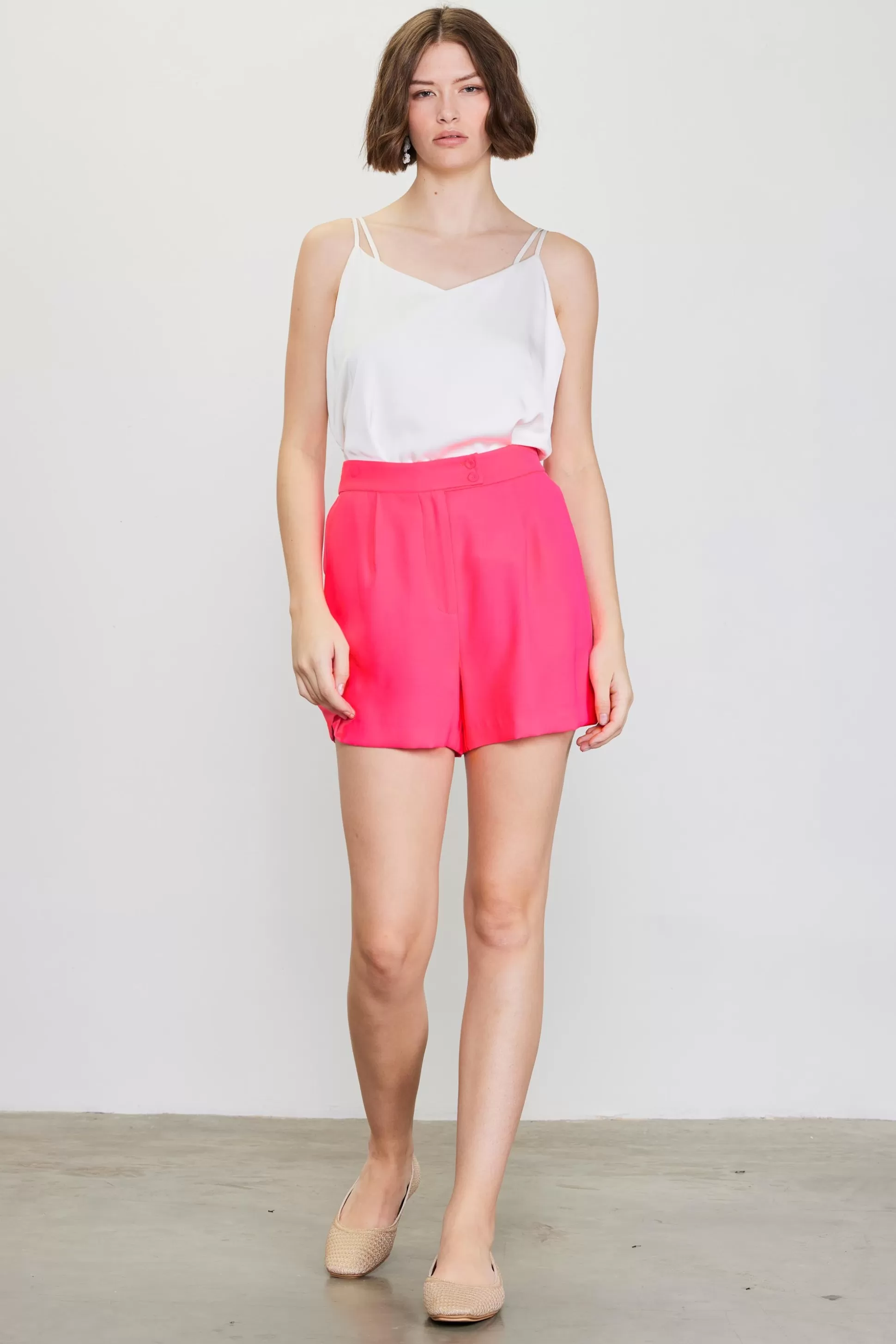 SKIES ARE BLUE Shorts>Recycled Tailored Shorts Neonpink