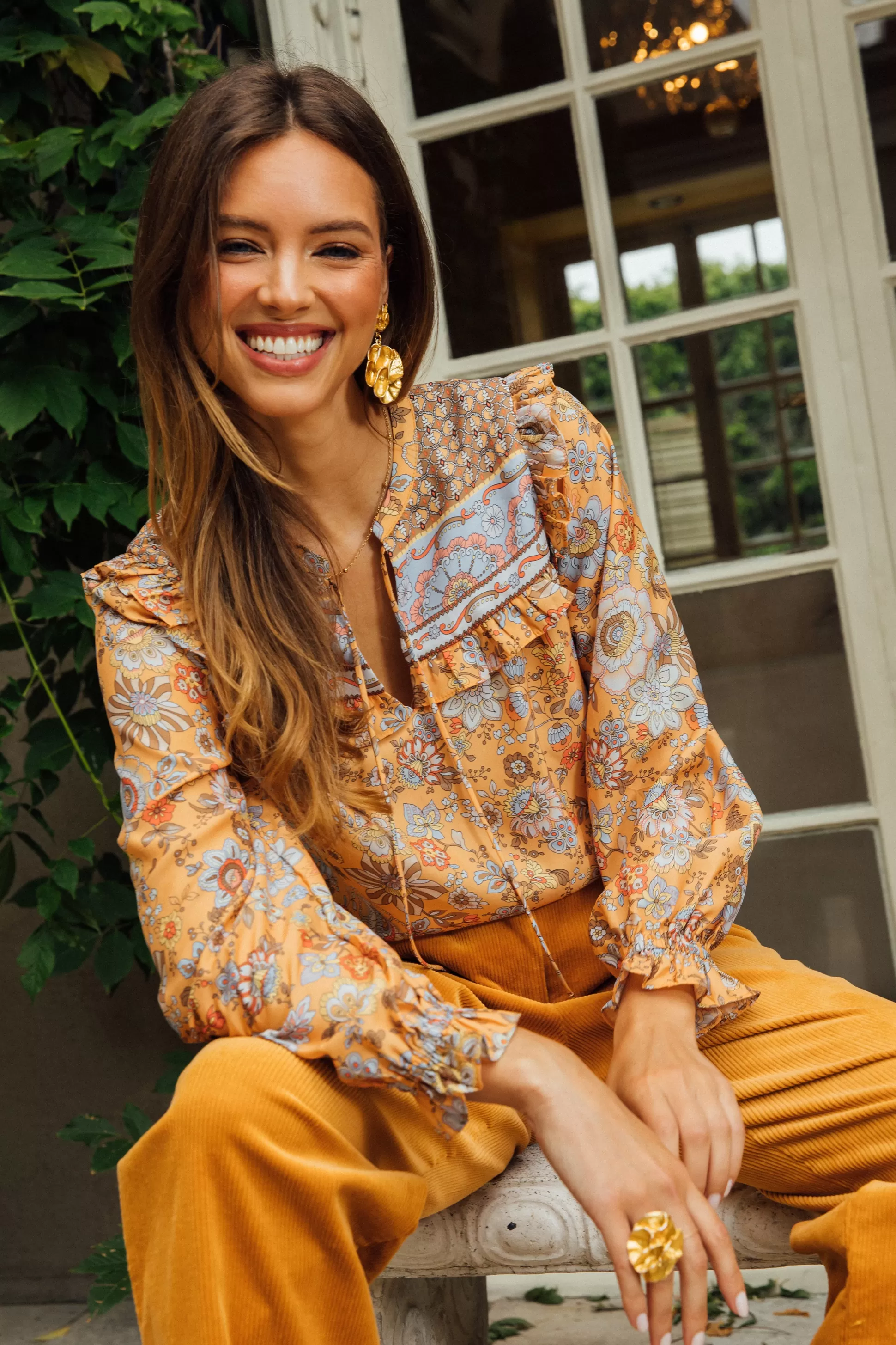 SKIES ARE BLUE Blouses | Long Sleeve Tops>Retro Floral Motif Blouse Mustard