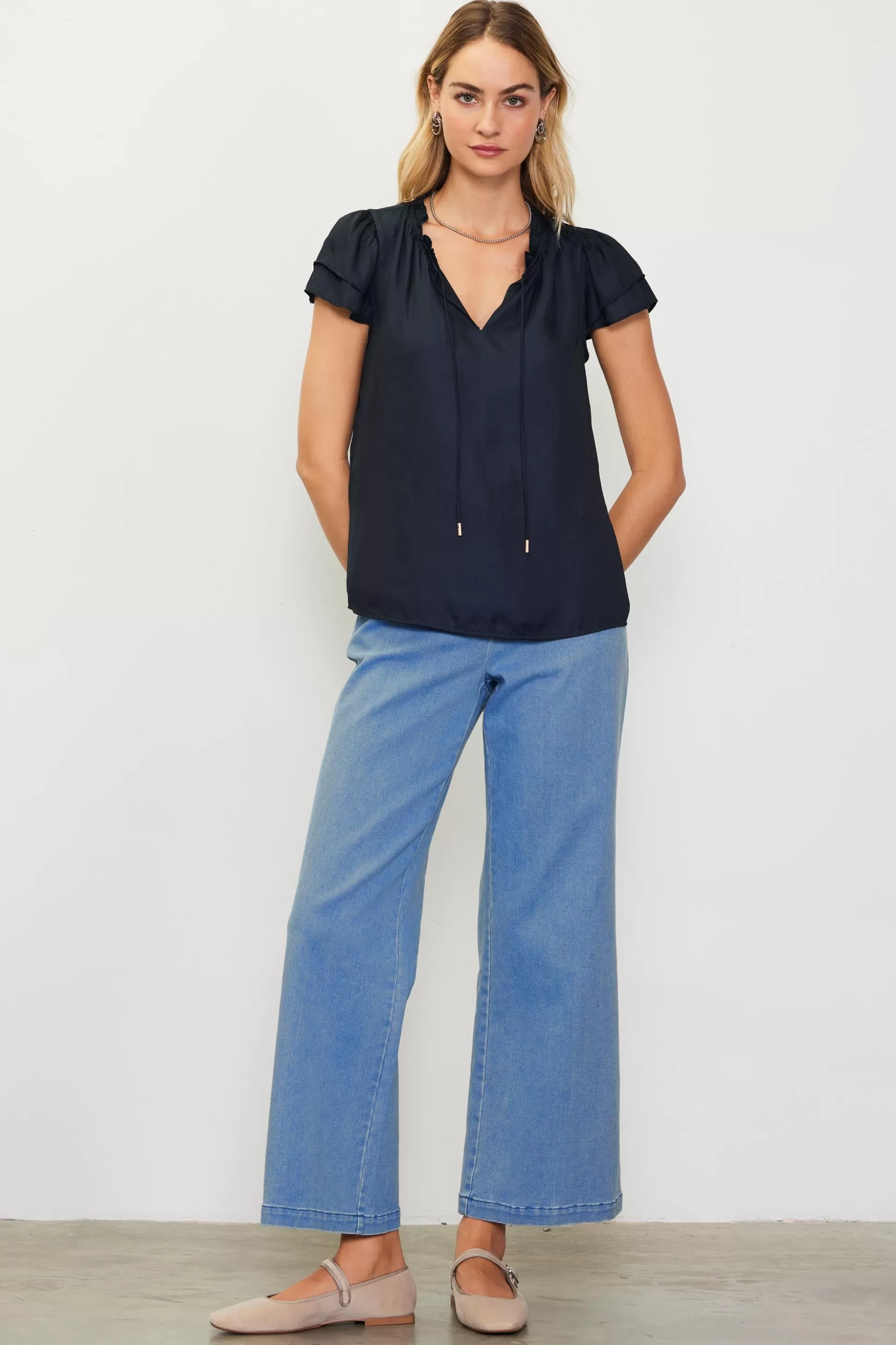 SKIES ARE BLUE Short Sleeve Tops>Satin Ruffled Detail Top Navy