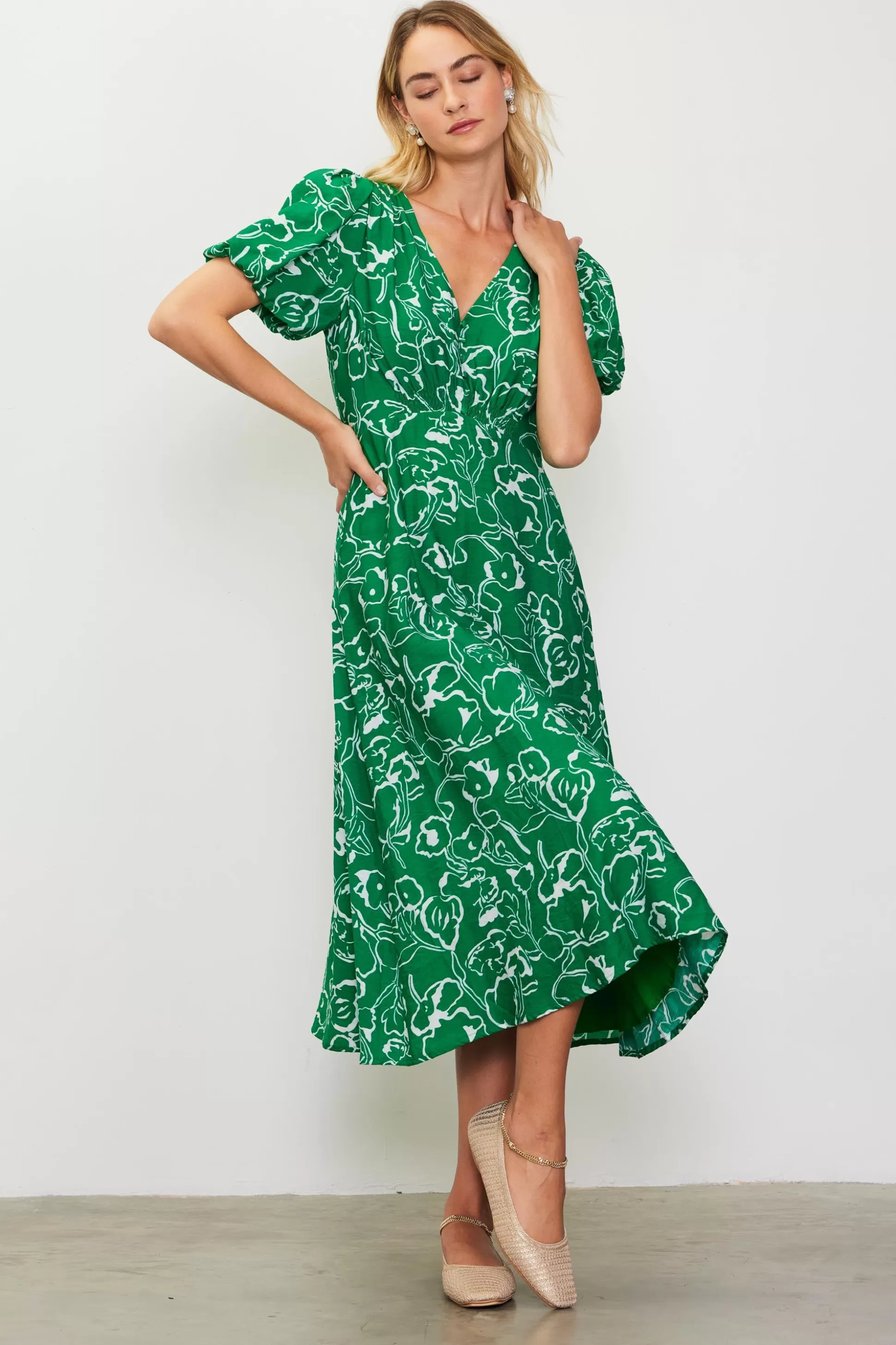 SKIES ARE BLUE Midi Dresses>Shirred Shoulder Print Midi Dress Green