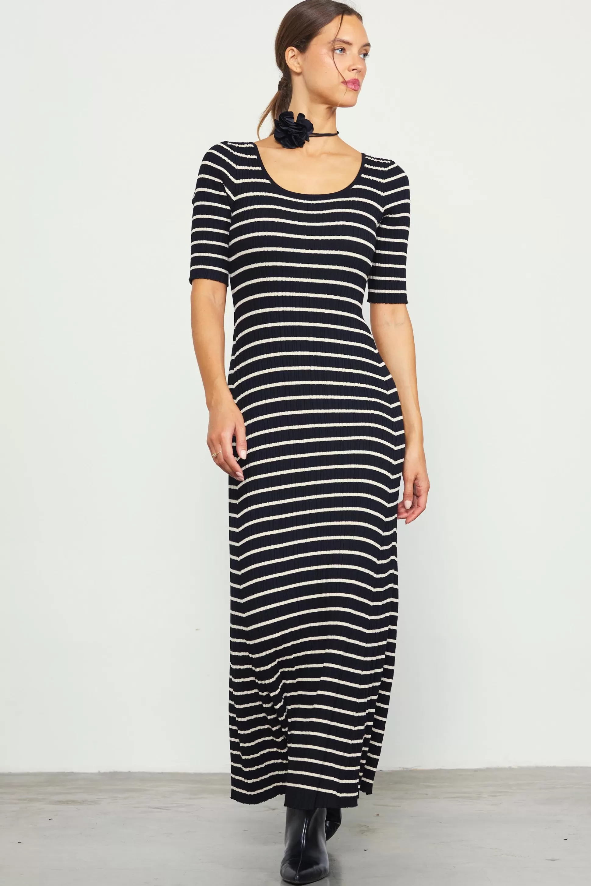 SKIES ARE BLUE Maxi Dresses>Short Sleeve Striped Knit Maxi Dress Black-cream