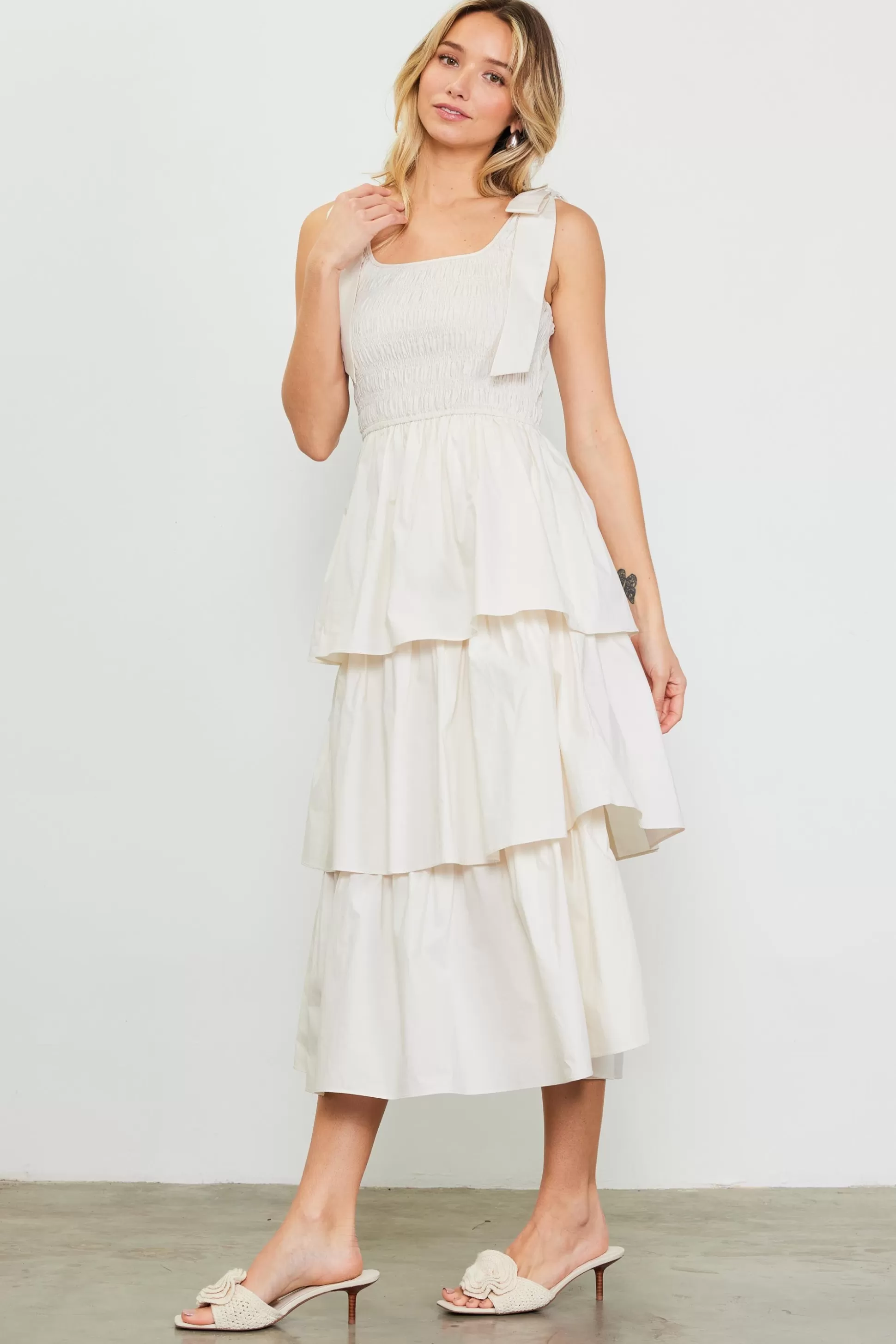 SKIES ARE BLUE Midi Dresses>Smocked Bodice Ribbon Detail Tiered Midi Dress Offwhite