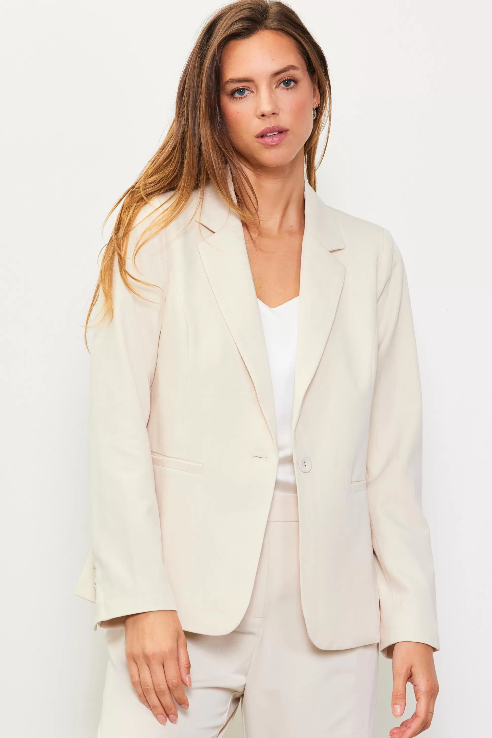 SKIES ARE BLUE Blazers>Tailored Single Button Blazer Cream